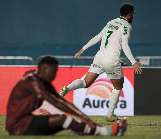 De possível negociável, Felipe Anderson aproveita chance e comanda a goleada do Palmeiras contra a Jacuipense