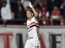 Empate, novo técnico e velhos problemas. São Paulo escapa de uma tragédia na estreia de Dorival