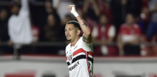 Empate, novo técnico e velhos problemas. São Paulo escapa de uma tragédia na estreia de Dorival