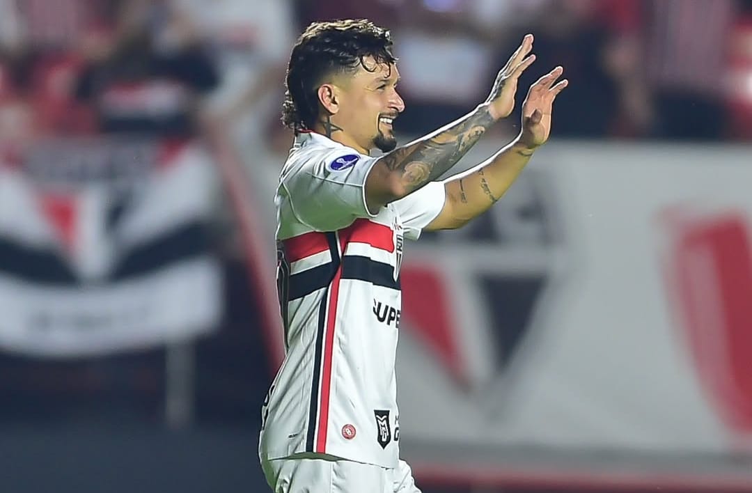 São Paulo Arthur comemora o primeiro gol