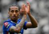 João Pedro é um dos favoritos a ficar com a vaga no ataque do Barcelona após a despedida de Lewandowski O atacante João Pedro agradece e aplaude os torcedores do Chelsea em partida válida pela Copa da Inglaterra