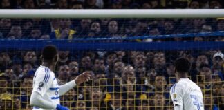 Cruzeiro resiste à pressão do Boca e fica perto do mata-mata na Libertadores Cruzeiro, do goleiro Otávio, que fza a defesa, segura a pressão do Boca Juniors