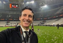 Senhor Liga Europa, Emery fatura o quinto título e encerra o jejum do Aston Villa Liga Europa O técnico Unai Emery faz selfie após festejar no gramado o seu quinto título competição
