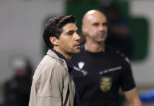 Abel freia ansiedade por Paulinho no Palmeiras: ‘Ficamos com água na boca, mas não podemos usá-lo por mais tempo’