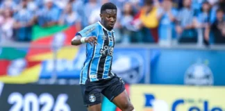 Grêmio não libera Amuzu para amistoso de Gana e conta com atacante diante do Santos