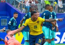 Equador Após o gol de oportunista, Gonzalo Plata explode de alegria ao festejar a virada do Equador sobre a Alemanha