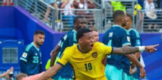 Equador Após o gol de oportunista, Gonzalo Plata explode de alegria ao festejar a virada do Equador sobre a Alemanha