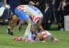 Enciso Após sofrer contusão na coxa direita, Enciso se desespera e chora no gramado e é consolado por Almirón