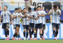 Messi só precisava de um gol para entrar para a história… mas aí ele achou pouco e fez logo dois!