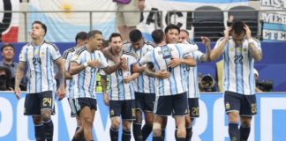 Messi só precisava de um gol para entrar para a história… mas aí ele achou pouco e fez logo dois!