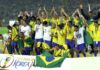 Copa de 2002: Com 100% de aproveitamento, seleção brasileira festeja a conquista do pentacampeonato.