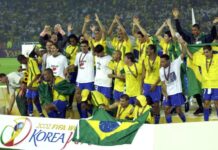 Copa de 2002: como Felipão fez de Ronaldo, Rivaldo e Ronaldinho a alma de um Brasil invencível Copa de 2002: Com 100% de aproveitamento, seleção brasileira festeja a conquista do pentacampeonato.