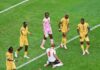 Carlos Queiroz monta muralha ganense, segura a Inglaterra e deixa Kane travado Com jogadores de Gana ao seu redor, Harry Kane lamenta a chance de gol desperdiçada no final do jogo / Caf_online