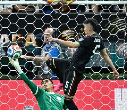 Em dois atos de goleiros, México é o primeiro classificado para o mata-mata da Copa México Com reflexo apurado, o goleiro Raúl Rangel faz a segunda defesa em sequência e evita o gol de empate da Coreia