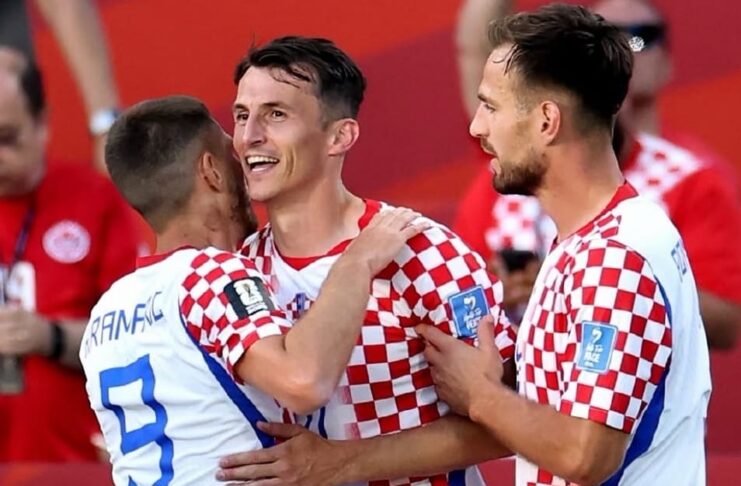 Croácia sofre, derruba Panamá e transforma duelo com Gana em jogo de sobrevivência Croácia comemora o gol da vitória