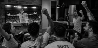 Isso é Copa do Mundo, amigo! É? Acho que ninguém vai aparecer para o churrasco aqui em casa