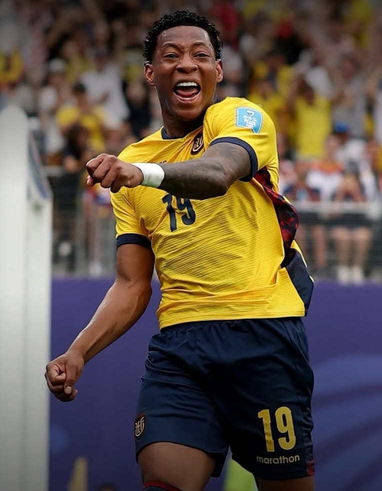 Equador Decisivo para a vaga, Gonzalo Plata explode de alegria no gol da vitória de virada do Equador sobre a Alemanha