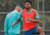 Éderson: saiba quem é o jogador escolhido por Ancelotti para o lugar de Wesley, cortado Éderson herda a vaga do lateral direito Wesley, cortado da Copa por causa de contusão muscular / Rafael Ribeiro/CBF
