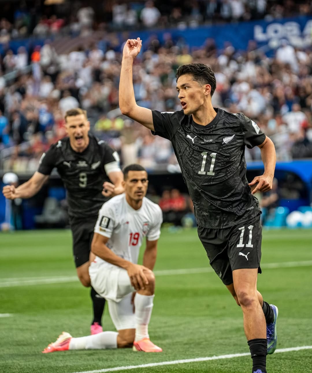 Irã x Nova Zelândia Elijah Just entra para a história como o primeiro jogador da Nova Zelândia a fazer dois gols em uma partida de Copa