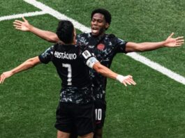 Canadá atropela o Catar, quebra tabu em Mundiais e encaminha a classificação ao mata-mata Canadá Em jogo histórico, Jonathan David (dir.) entra na lista dos jogadores com três gols em um único duelo de Copa do Mundo