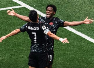 Canadá atropela o Catar, quebra tabu em Mundiais e encaminha a classificação Canadá Em jogo histórico, Jonathan David (dir.) entra na lista dos jogadores com três gols em um único duelo de Copa do Mundo