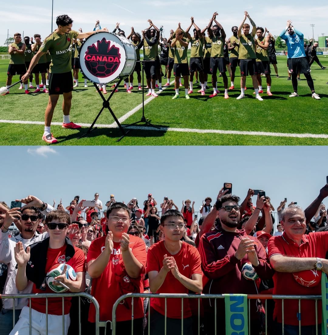Em sintonia, jogadores canadenses fazem a celebração tradicional do encontro com os torcedores no treino em Toronto