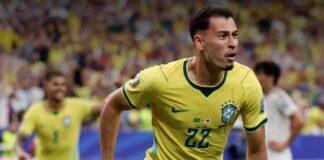 Brasil Gabriel Martinelli corre para comemorar o seu gol da classificação