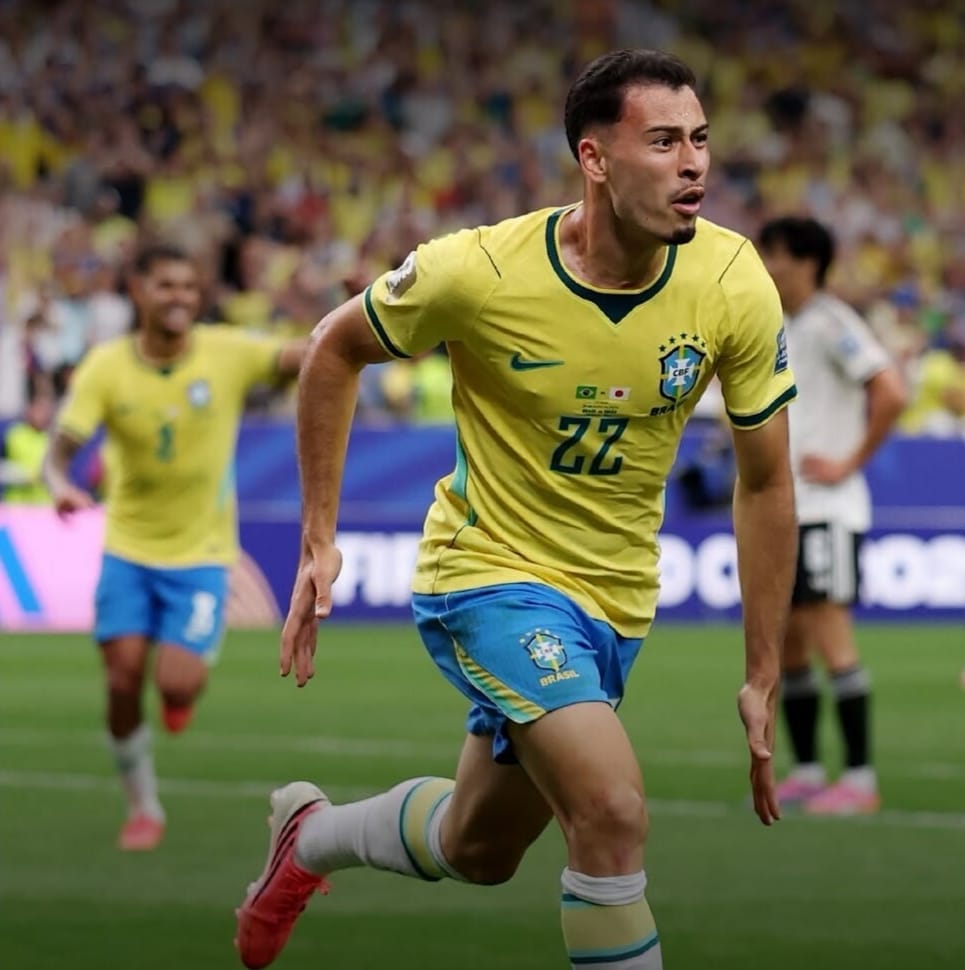 Brasil Gabriel Martinelli corre para comemorar o seu gol da classificação