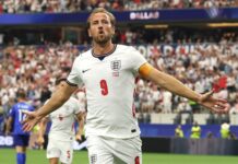 Harry Kane vira multi-homem, e Inglaterra supera a Croácia em estreia com autoridade Harry Kane Esperto e livre de marcação na grande área, Harry Kane aproveita e marca segundo gol da Inglaterra