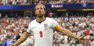 Harry Kane Esperto e livre de marcação na grande área, Harry Kane aproveita e marca segundo gol da Inglaterra