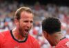 Inglaterra Harry Kane comemora o seu gol com Bellingham