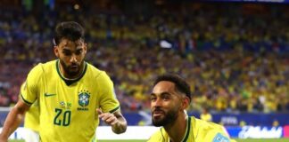 Brasil Matheus Cunha é acompanhado por Lucas Paquetá na comemoração do terceiro gol do Brasil na vitória sobre Escócia
