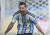 Messi vira maior artilheiro das Copas no dia sagrado de Maradona