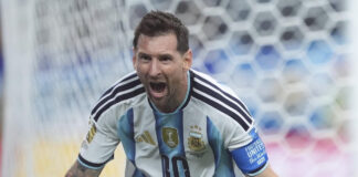 Messi vira maior artilheiro das Copas no dia sagrado de Maradona