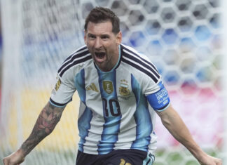 Messi vira maior artilheiro das Copas no dia sagrado de Maradona
