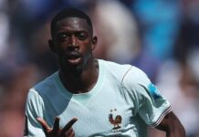 Dembélé Na contagem com os dedos, Dembélé sai para comemoração do seu terceiro gol na goleada da França sobre a Noruega