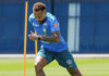 Neymar faz teste decisivo para jogar pelo Brasil contra a Escócia na Copa