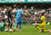 Com três expulsões, Wilton Pereira Sampaio mostra autoridade em estreia histórica no Mundial Wilton Pereira Sampaio No primeiro cartão vermelho da Copa do Mundo, Wilton Pereira Sampaio expulsa o sul-africano Yaya Sithole