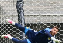 Copa O goleiro escocês Angus Gunn em treino de finalização para encarara o ataque brasileiro no duelo decisivo pelo Grupo C