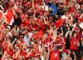 México já passou, Canadá bate à porta e EUA podem completar a festa dos anfitriões Copa Torcida canadense está em êxtase com a sua seleção, que conquistou primeira vitória em Copas com a goleada sobre o Catar