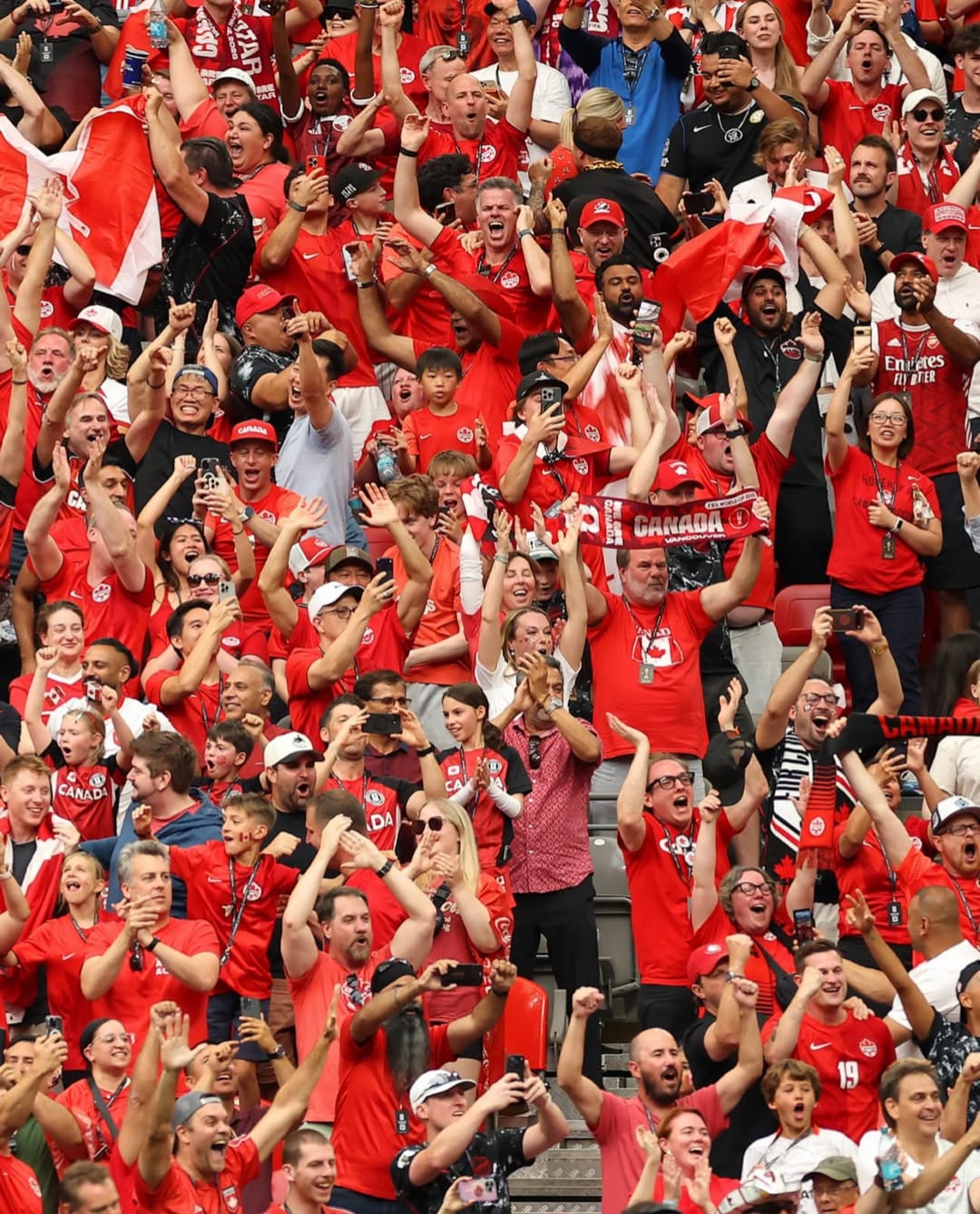 Copa Torcida canadense está em êxtase com a sua seleção, que conquistou primeira vitória em Copas com a goleada sobre o Catar