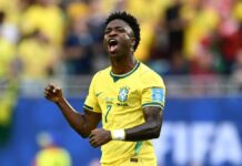 Brasil Vini Júnior comemora o segundo gol