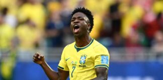Brasil Vini Júnior comemora o segundo gol