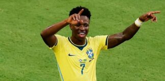 Brasil Vini Júnior curte o seu momento de goleador, baila na comemoração e comanda a classificação do Brasil