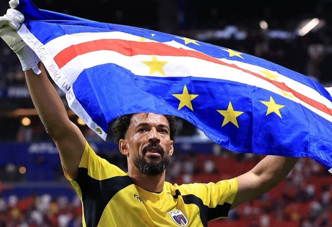 Vozinha com a bandeira de Cabo Verde