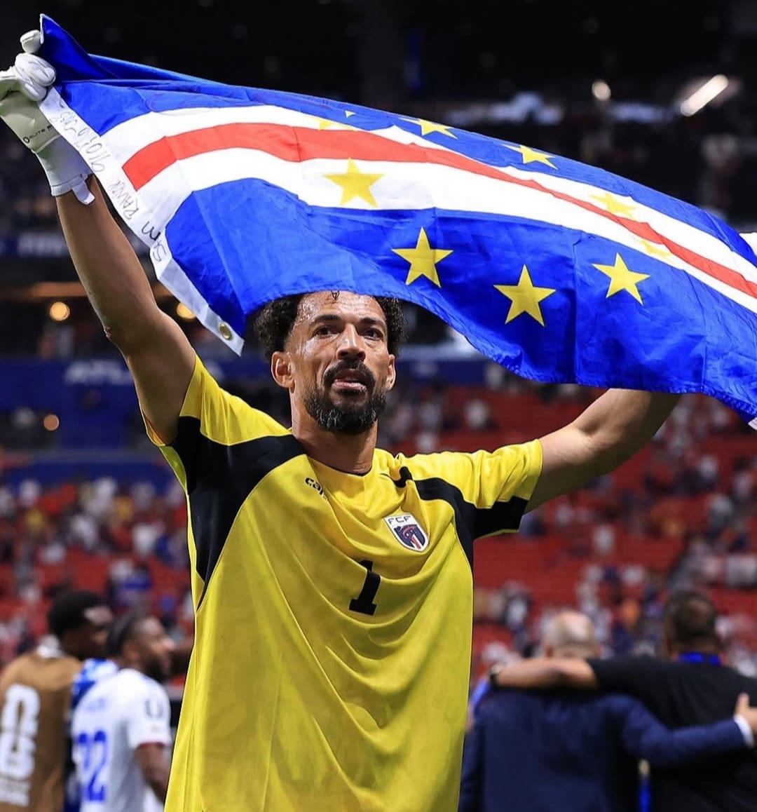 Vozinha com a bandeira de Cabo Verde