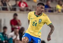Da Arábia Saudita para a Copa: Roger Ibañez se coloca à disposição de Ancelotti na estreia