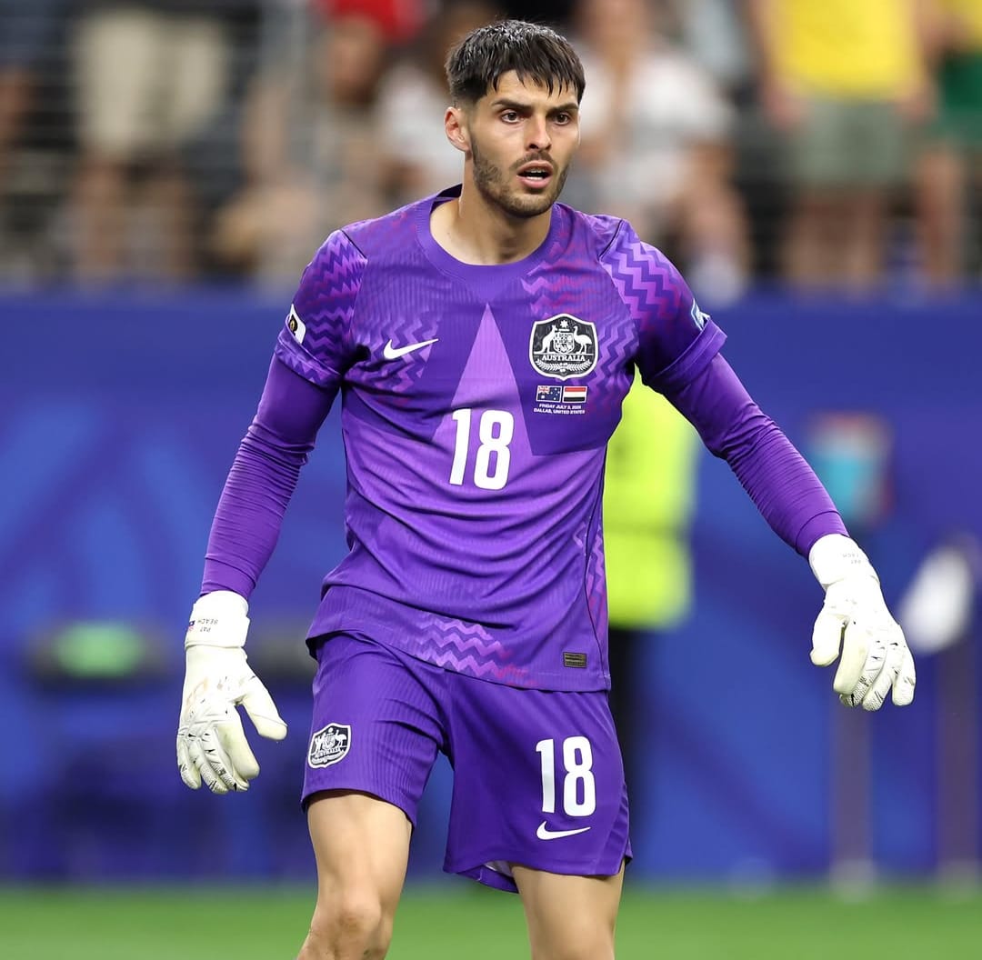 Egito o goleiro australiano Patrick Beach