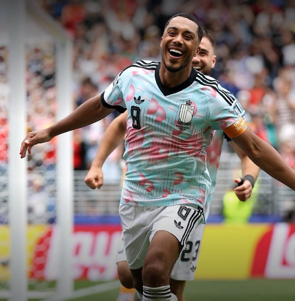 Bélgica Capitão belga, Tielemans decide com gol de empate no final do segundo tempo e dá a vitória na prorrogação