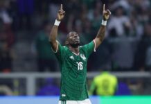 México transforma chuva em combustível, incendeia o Azteca e engole o Equador México Julián Quiñones